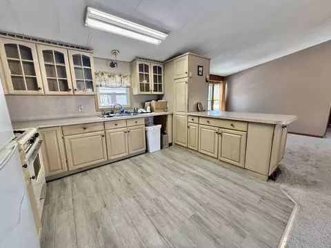 141 Edbert St, Chicopee, MA 01020 photo 6