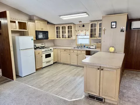 141 Edbert St, Chicopee, MA 01020 photo 4