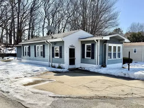 141 Edbert St, Chicopee, MA 01020