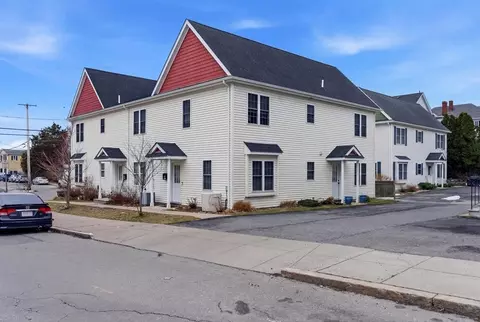 10 N Court St #3, Fall River, MA 02720