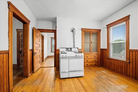 Entry Way - 29 Tatman St, Worcester, MA 01607 photo 1 of 3