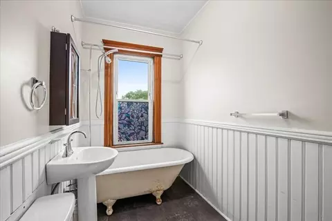 Bath - 29 Tatman St, Worcester, MA 01607 photo 1 of 2