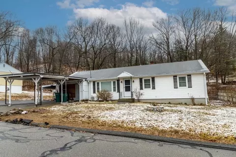 41 Senna Rd, Fitchburg, MA 01420