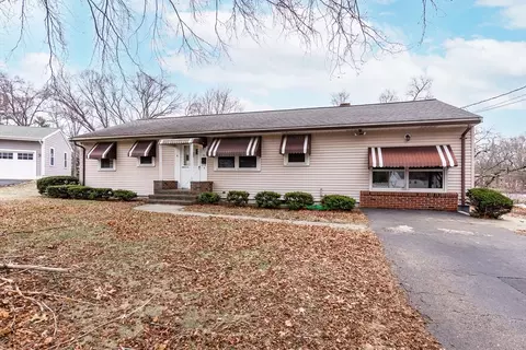 51 Pincushion Rd, Framingham, MA 01702