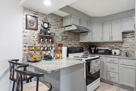 81 Colonel Bell Dr #9, Brockton, MA 02301