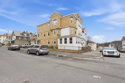 61 Cohasset St, Worcester, MA 01604