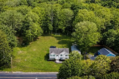 124 N Walker St, Taunton, MA 02780