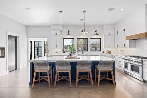 195 Lincoln Rd, Walpole, MA 02081