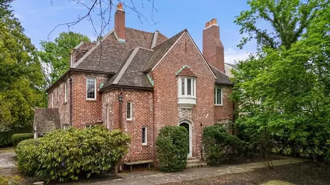 8 Penniman Rd, Brookline, MA 02445