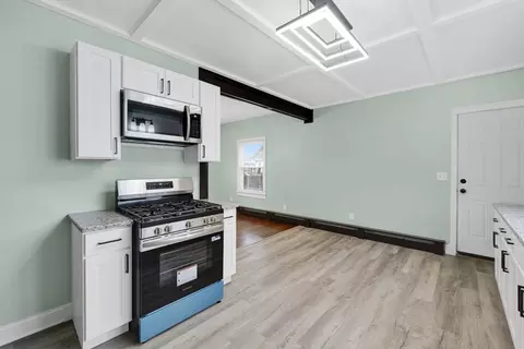 Entry Way - 85 Grand St, Springfield, MA 01108 photo 4 of 8