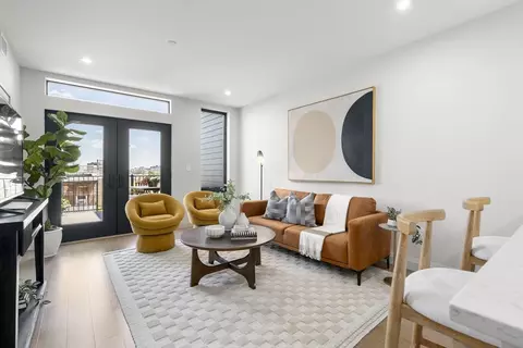 100 Lincoln St #305U, Boston, MA 02135