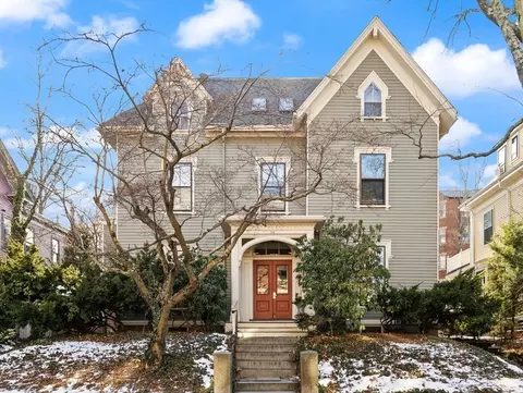 338 Harvard St #7, Cambridge, MA 02139