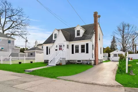 4 Fern St, Chelmsford, MA 01824
