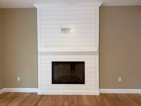 Living - 79 Park Dr, Acushnet, MA 02743 photo 2 of 3