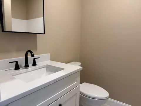 Bath - 79 Park Dr, Acushnet, MA 02743 photo 1 of 10