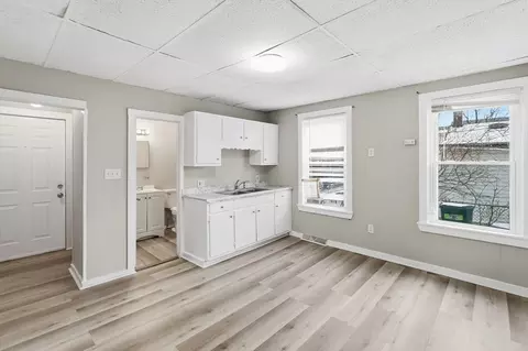 Entry Way - 14-14 12 Hacker St, Worcester, MA 01603 photo 1 of 5