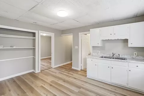 Entry Way - 14-14 12 Hacker St, Worcester, MA 01603 photo 2 of 5