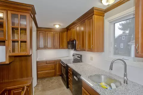 44 Meredith St, Springfield, MA 01108 photo 11