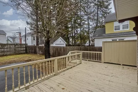 44 Meredith St, Springfield, MA 01108 photo 8