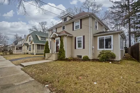 44 Meredith St, Springfield, MA 01108 photo 3