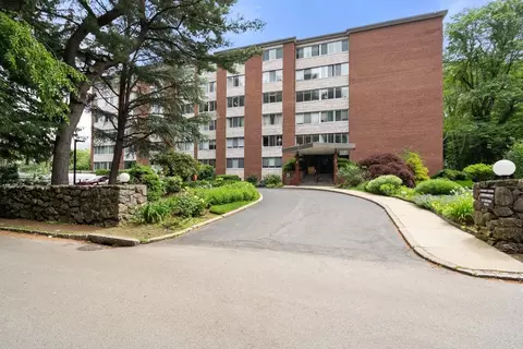 22 Chestnut Pl #M3, Brookline, MA 02445