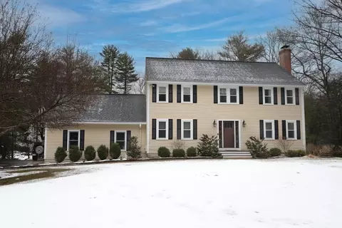 990 Forest St, North Andover, MA 01845