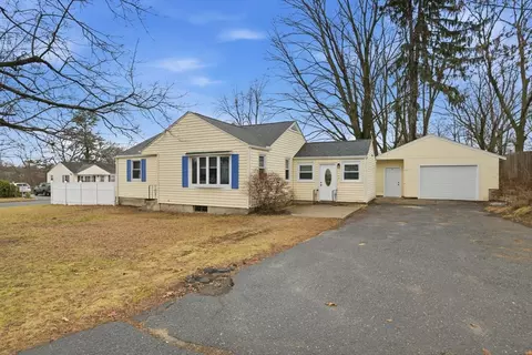 354 Greenaway Dr, Springfield, MA 01109