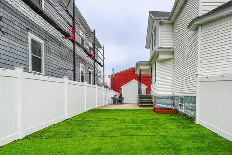 Exterior - 529 Stafford Rd, Fall River, MA 02721 photo 4 of 4