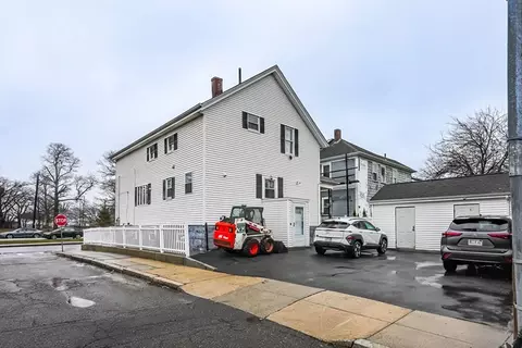 Exterior - 529 Stafford Rd, Fall River, MA 02721 photo 2 of 4