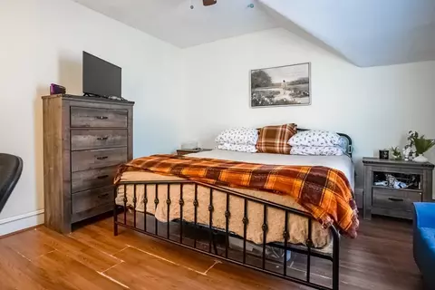 Bedroom - 529 Stafford Rd, Fall River, MA 02721 photo 4 of 7