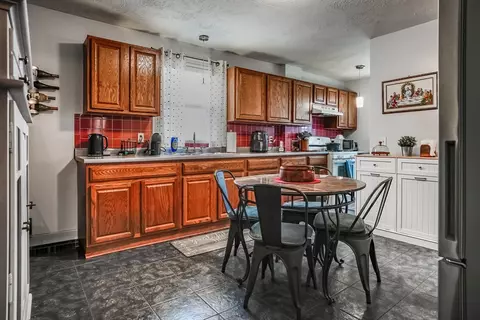 Kitchen - 529 Stafford Rd, Fall River, MA 02721 photo 1 of 5