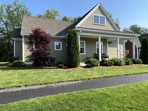 6 E Commons Dr #6, Hadley, MA 01035