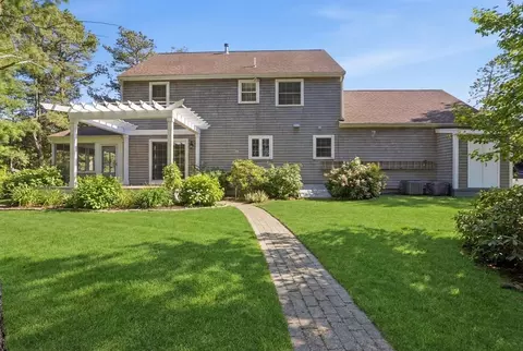 Exterior - 8 Winterberry Ln, Wareham, MA 02571 photo 5 of 7