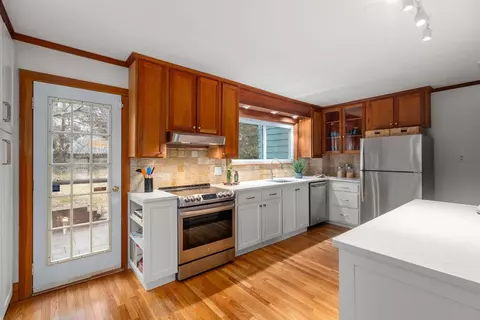 39 Malcolm Rd, Jamaica Plain, MA 02130 photo 2