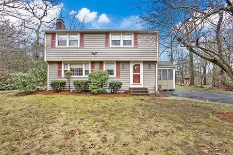 12 Beach St, Foxboro, MA 02035