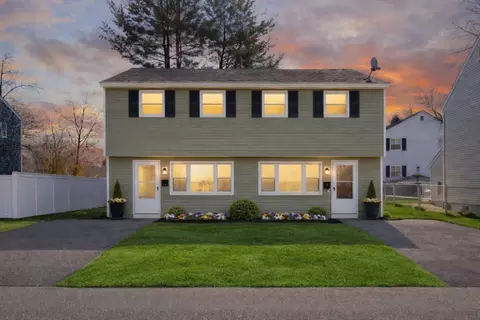 118-120 Everett St, Lawrence, MA 01843