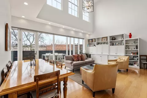 618 E 2nd St #6, Boston, MA 02127