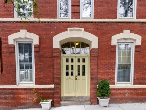 35 Chestnut St #2, Chelsea, MA 02150