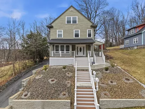 15 Chesterfield Rd, Worcester, MA 01602