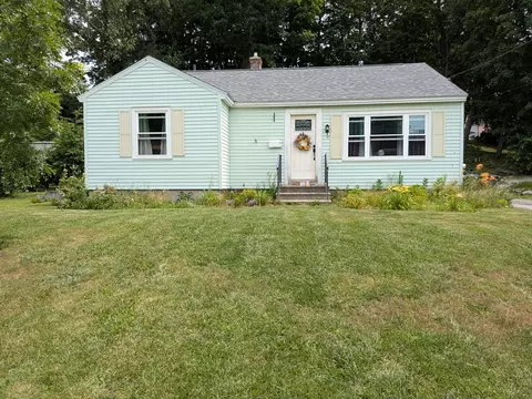 17 Daley St, Leominster, MA 01453