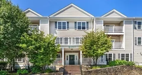 1 Lenox St #102, Norwood, MA 02062