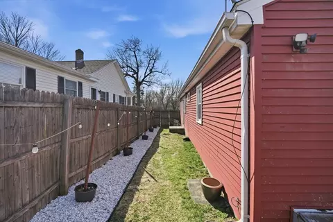 88 Agnes St, Springfield, MA 01118 photo 30