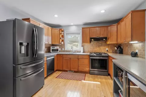 10 Juniper Ln, Georgetown, MA 01833 photo 2