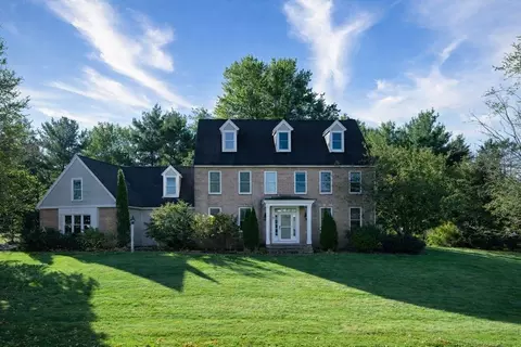 19 Brickyard Ln, Westborough, MA 01581