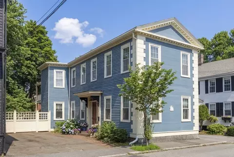 21 Briggs St #2, Salem, MA 01970