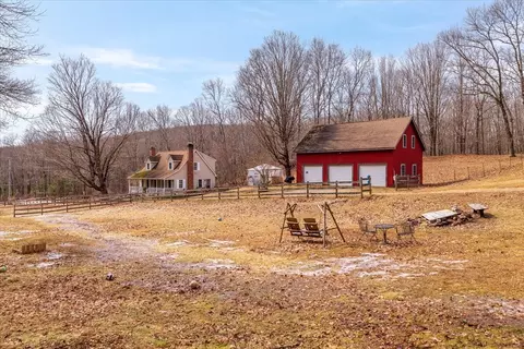 203 Union Rd, Wales, MA 01081