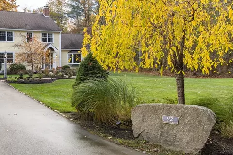 92 Pineswamp Rd, Ipswich, MA 01938