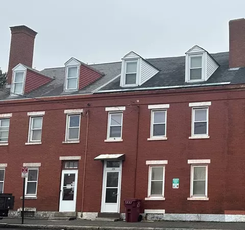 129 Cabot St, Lowell, MA 01854