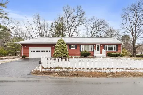 37 Manning Rd, Chelmsford, MA 01824