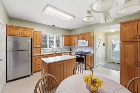 31 Trinity Ter, Springfield, MA 01108 photo 8
